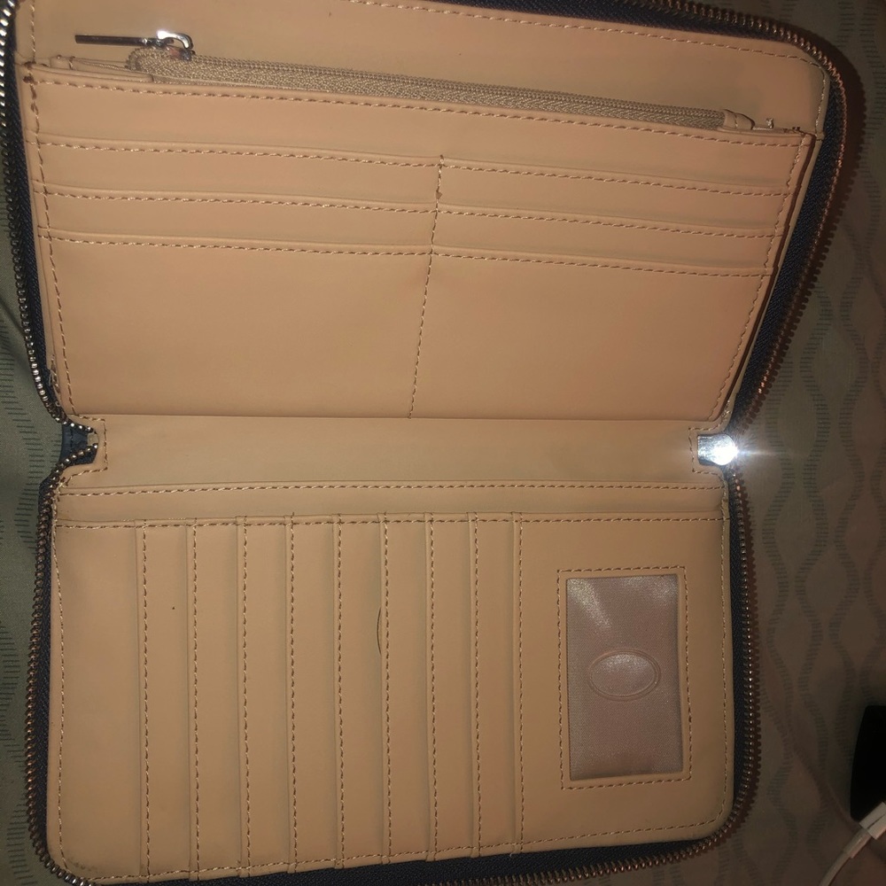 Guess wallet - Picture 3 of 3